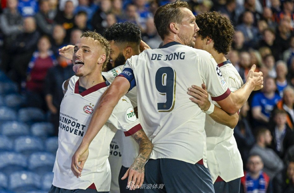 理查兹在采 理查兹在采